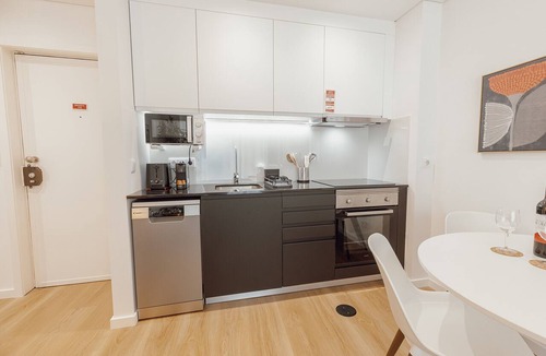 Bonfim Apartment | Cozy Bonfim 2 with Terrace by Hosty