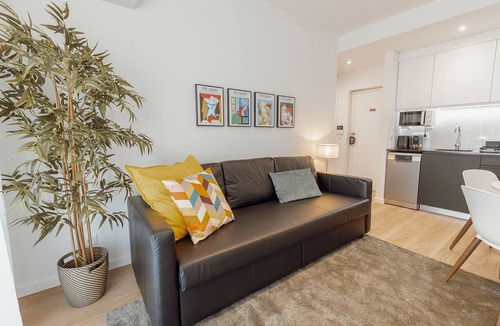 Bonfim Apartment | Cozy Bonfim 2 with Terrace by Hosty