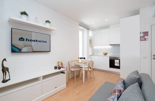 Vila Nova de Gaia Apartment | Cozy Bright Studio | Gaia by HostWise