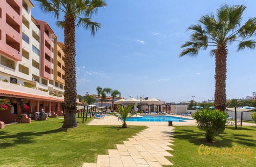 Correeira Apartment | Cozy Clementina Duplex apartment In Central Albufeira, Close To Old Town