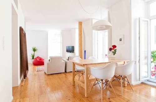 Alfama Apartment | Cozy Duplex flat with AC. Lovely neighbourhood.