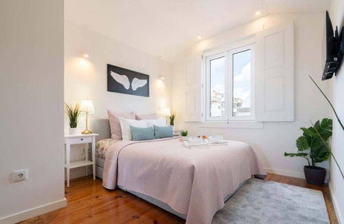 Cedofeita Apartment | Cozy Modern Flat by HostWise