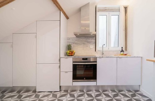 Cedofeita Apartment | Cozy Modern Flat by HostWise