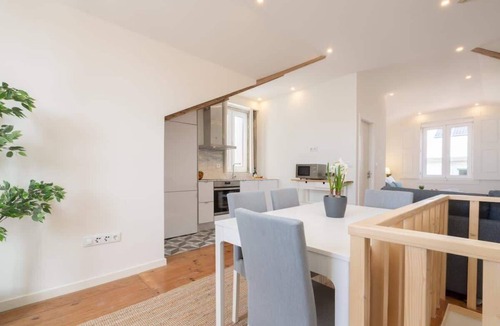 Cedofeita Apartment | Cozy Modern Flat by HostWise