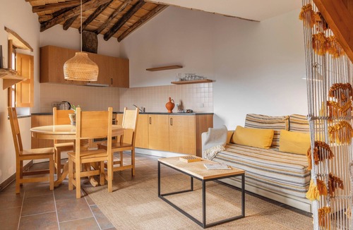 Lousa House | Cozy mountain retreat for two
