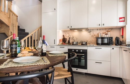 Tavira Ski Chalet | Cozy Mozambican Retreat