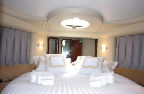 Campanha House | Cozy room with lake view in Porto 12 m² and terrace