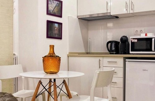 Socorro Apartment | Cozy Studio, Heart of Historic Mouraria with AC