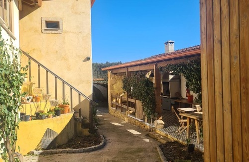 Friumes e Paradela Apartment | Cozy studio with pool view