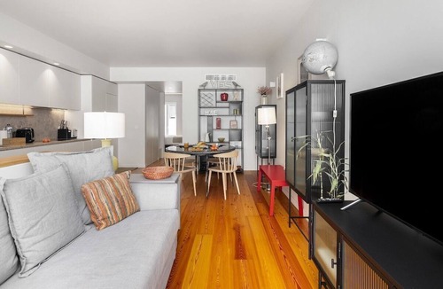 Alfama Apartment | CSA18 | Top Floor w Luxury Design Premium Location