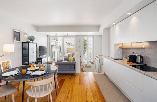 Alfama Apartment | CSA18 | Top Floor w Luxury Design Premium Location