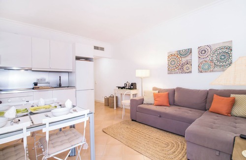 Correeira House | CYPRESS VILLA