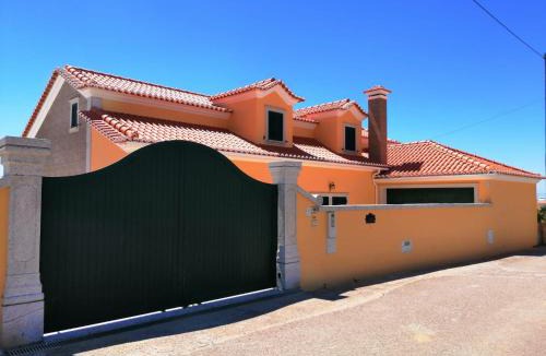 Lourinha House | D´YELLOW HOUSE - Beach and Countryside