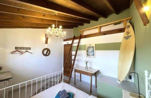 Atalaia Bed & Breakfast | Da Silva Surfcamp Bedroom Abelheira for 3 persons