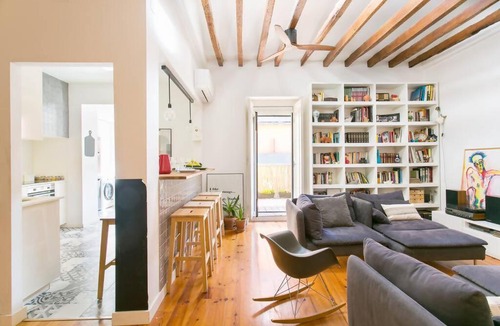 Linda-a-Velha Apartment | Dafundo-Fabulous Duplex near River Lisbon AC for 8