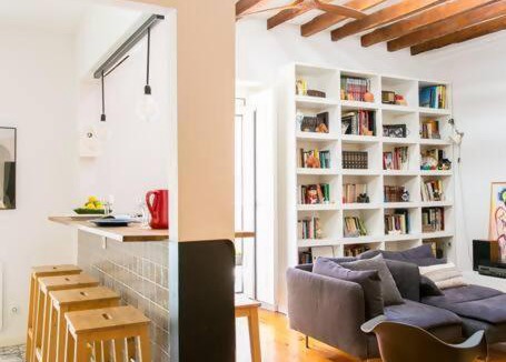 Linda-a-Velha Apartment | Dafundo-Fabulous Duplex near River Lisbon AC for 8