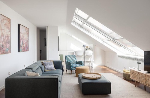 Sao Sebastiao da Pedreira Apartment | Deco Gem in City Center
