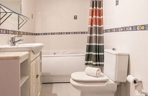 Sao Pedro Apartment | Deluxe Beachfront Apartment - Ocean View