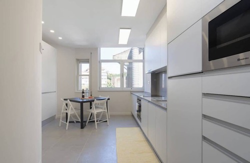Cedofeita Apartment | Deluxe Bright Flats by HostWise