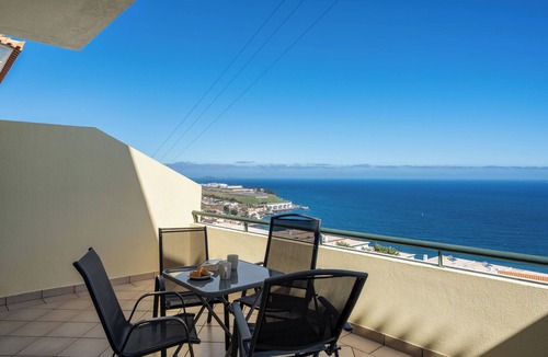 Santa Cruz House | Despertar do Sol – Cozy Home with Balcony