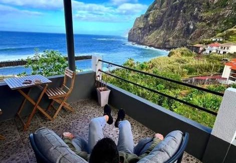 Ponta Delgada House | Dhamma Guest House