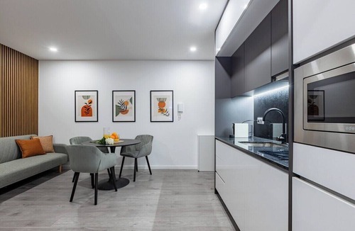 Ramalde Apartment | Doce como Laranja @ Boavista Executive Studios