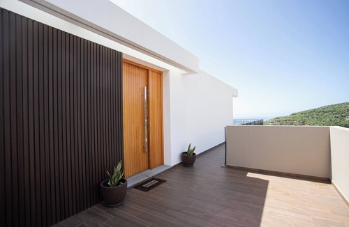 Santo Antonio House | Dori’s Modern Home w/Pool & Sea & Mountain Views — 15 Min to City Center