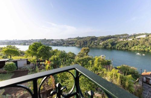 Avintes House | Douro Garden by Portugal Active