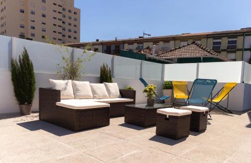 Vila Nova de Gaia House | Douro Garden & Rooftop Home