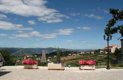 Armamar House | Douro house with pool