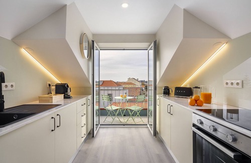 Lordelo do Ouro e Massarelos House | Douro Prestige with Shared S-Pool