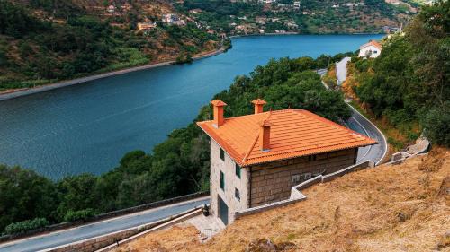 Resende House | Douro Sky Valley - Private Pool Villa