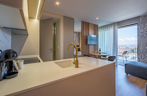 Santa Marinha Apartment | Douro Tower - Pool, 360cº View, AC & Free Parking
