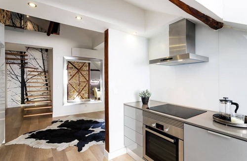 Baixa Apartment | Downtown Luxury Duplex | AC | Elevator | Wi-Fi