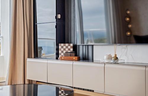 Canico Apartment | Dream by KAAMAH