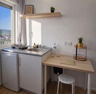 Alferrarede Apartment | Duo Studio - Cozinha Privativa - AC - WC Partilhado - Eficácia Living - Abrantes