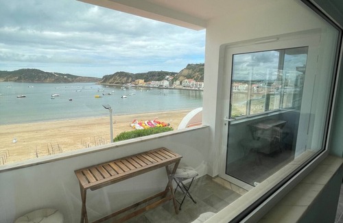 Sao Martinho do Porto Apartment | Duplex Apartment with Panoramic Views of the Beach at São Martinho do Porto