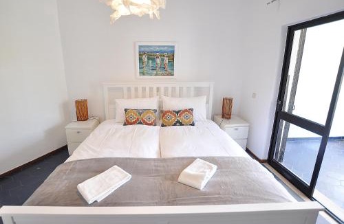 Alporchinhos House | E&M Beach House Aldeamento do Levante III