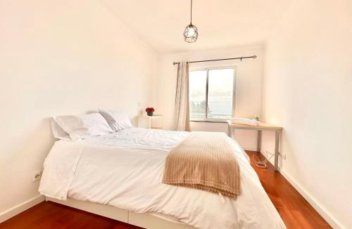 Santo Antonio Other | Edna 1 , Great Location Funchal ,Private Room, Ocean View