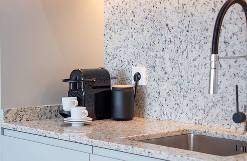 Mafamude Apartment | Elegant 1BR Retreat near Metro by LovelyStay