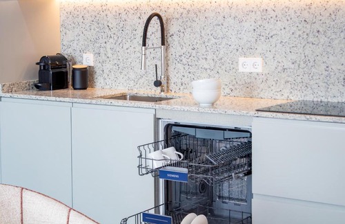 Mafamude Apartment | Elegant 1BR Retreat near Metro by LovelyStay