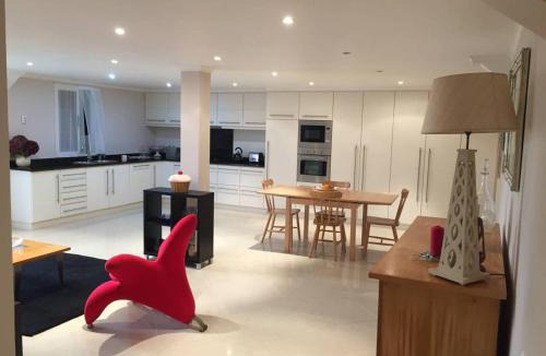 Porto Moniz Apartment | Elegant Apartment in Levada Grande + Terrace + 120 m²