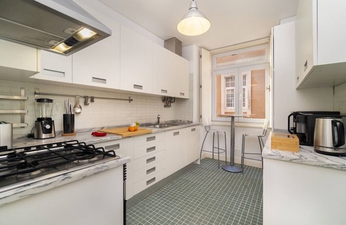 Encarnacao Apartment | Elegant Chiado Retreat: Comfort in Lisbon's Heart