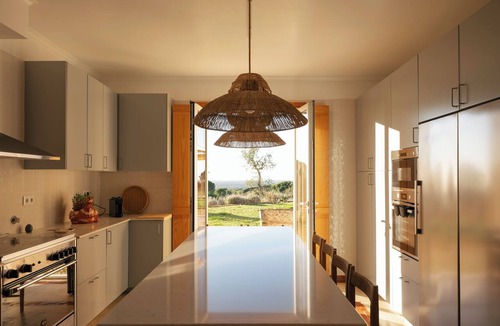 Melides House | Elegant Mediterranean Villa - 6 Ensuite Bedrooms with AC - Pool - Sunsets