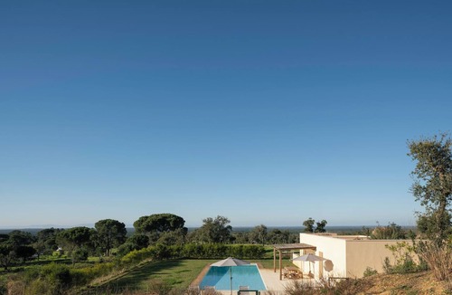 Melides House | Elegant Mediterranean Villa - 6 Ensuite Bedrooms with AC - Pool - Sunsets