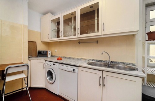 Encarnacao Apartment | Elegant Stay in Lisbon’s Historic Bairro Alto
