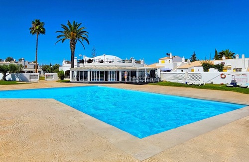 Vilamoura Ski Chalet | Elegant townhouse with pool in Vilamoura