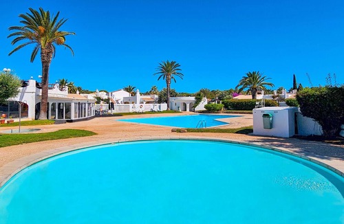 Vilamoura Ski Chalet | Elegant townhouse with pool in Vilamoura