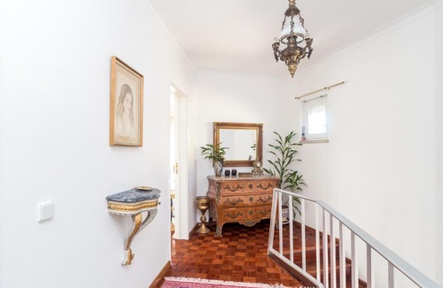 Cascais Villa | Elegant Vintage Villa- Parede