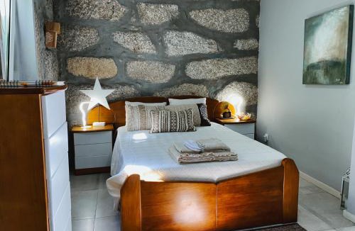 Paranhos House | En-Suite Bedroom and Garage in Porto City Center